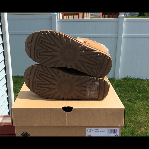 UGG GITA BOOTS - Picture 6 of 8